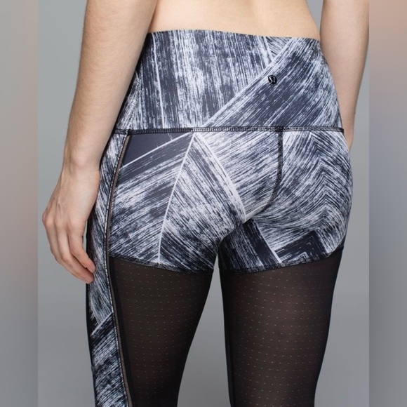 Lululemon Hot To Street Pant Heat Wave White Black Black Sheer Mesh Sz 2 - Picture 14 of 16